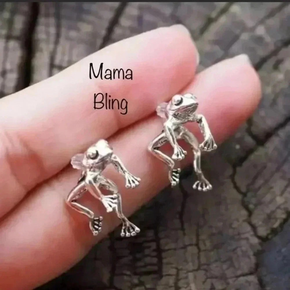 3 for $25/ 3D Silver Frog Stud Earrings NWT - Picture 2 of 2